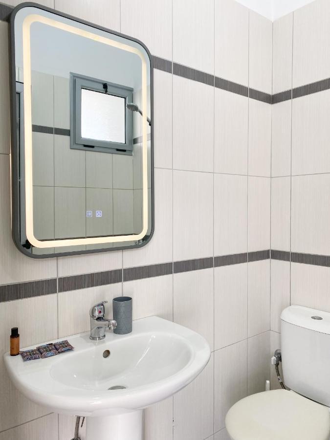 Acta'S Rooms Himarë Eksteriør billede